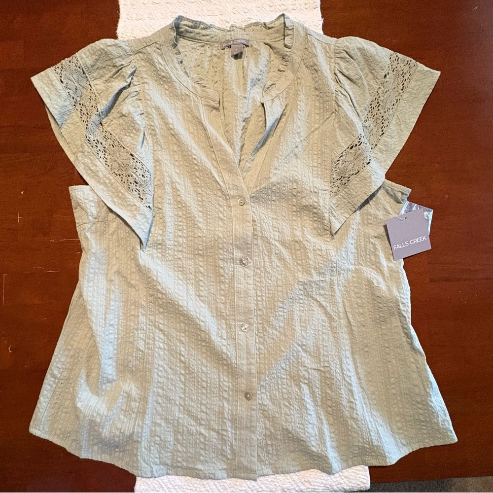 👚 2 Piece Falls Creek Sage Flutter Ruffle Sleeve Top with White Tank size Large
